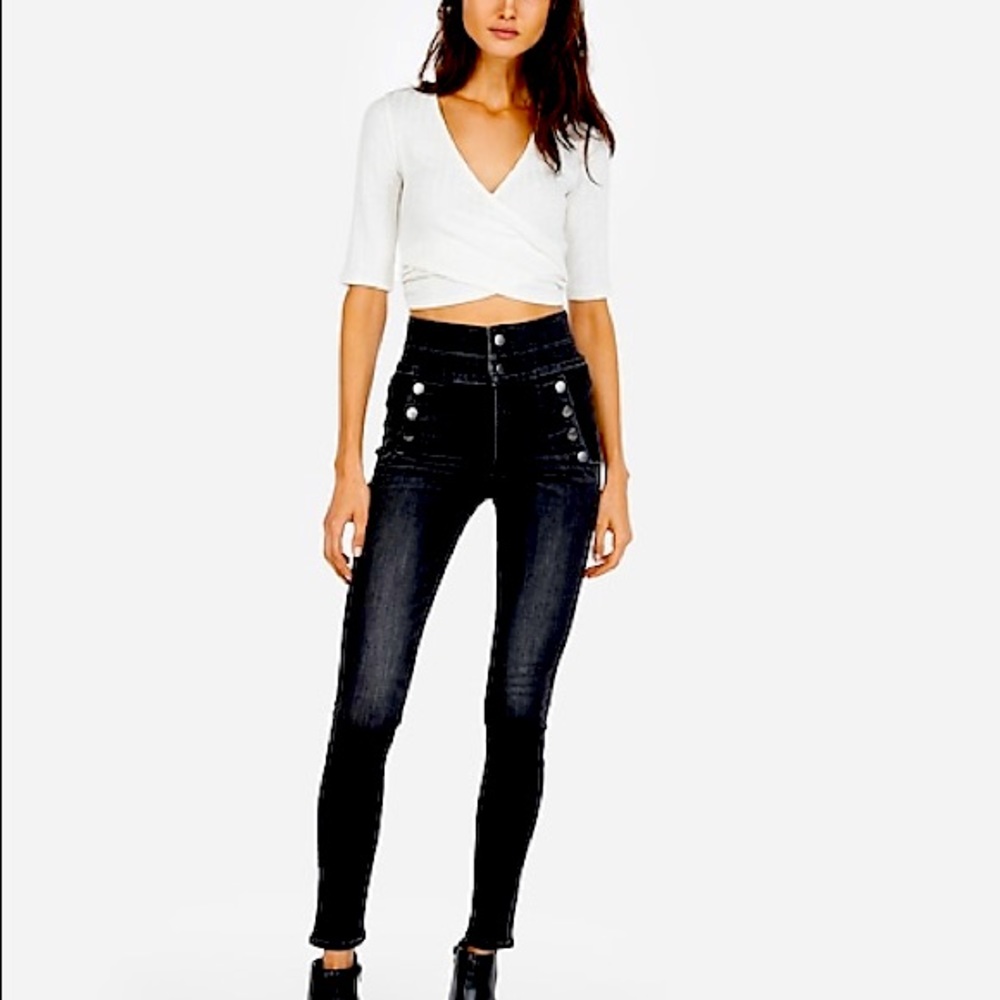 SUPER HIGH WAISTED BLACK BUTTON FRONT LEGGINGS!